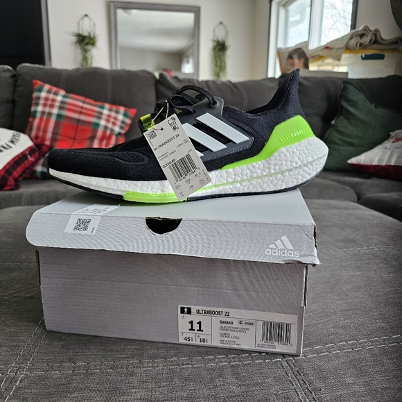 Men's Adidas shoes - Picture 3 of 4